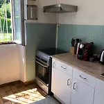 Petite Maison Avec Terrasse *