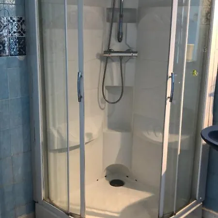 Petite Maison Avec Terrasse