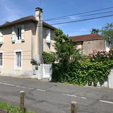 Petite Maison Avec Terrasse Holiday home
